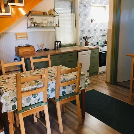 Csendes Vendeghaz, Families, Hikers & Bikers 펜션