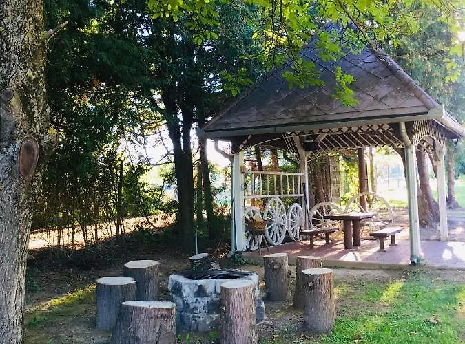 Casa vacanze Csendes Vendégház, Families, Hikers&bikers Cserszegtomaj
