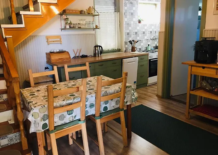 Csendes Vendégház, Families, Hikers&bikers Casa de Férias